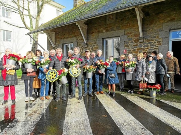 L’association VMEH 22 offre des roses