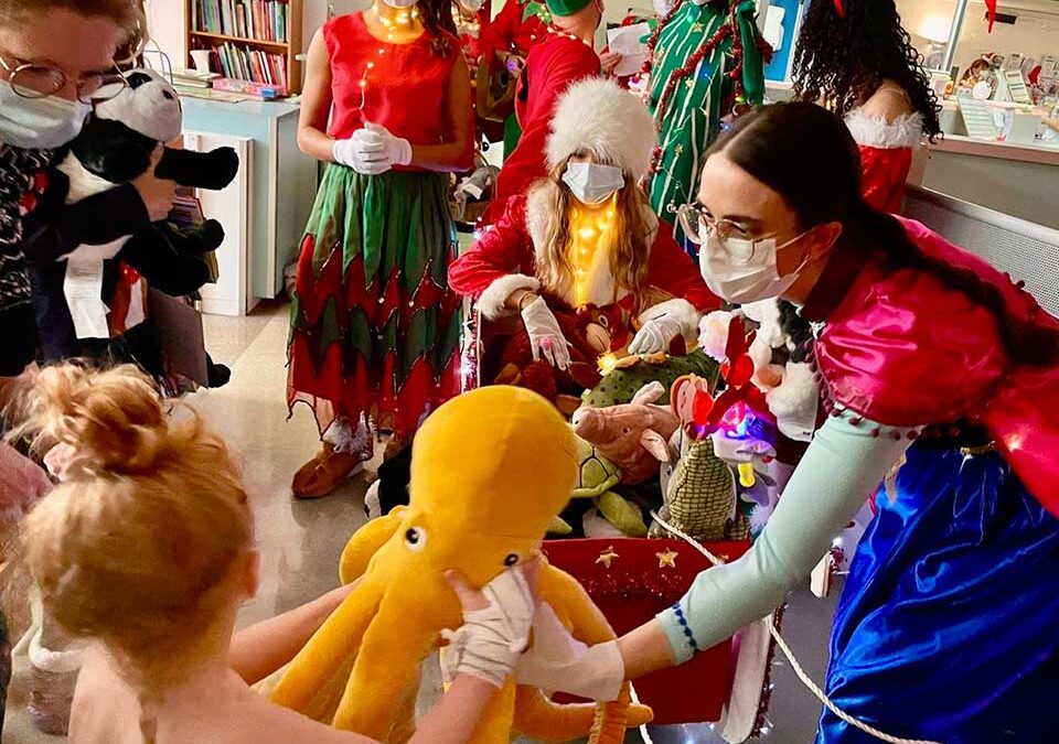 VMEH33, « Dormeuses et Ronfleurs » fêtent Noël au CHU Pellegrin